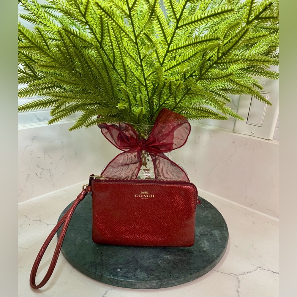 Coach Scarlet Wristlet